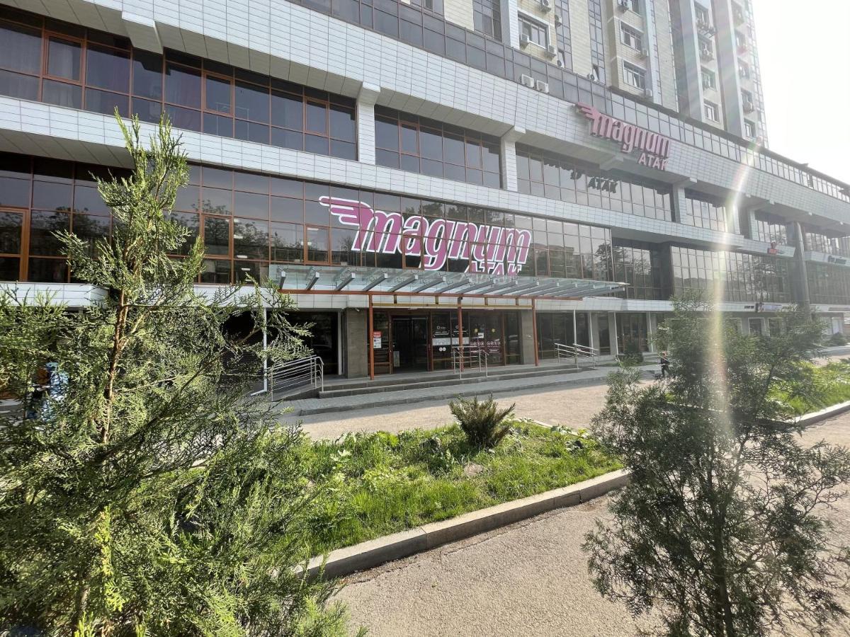 Апартаменты #2 Almaty Esterno foto