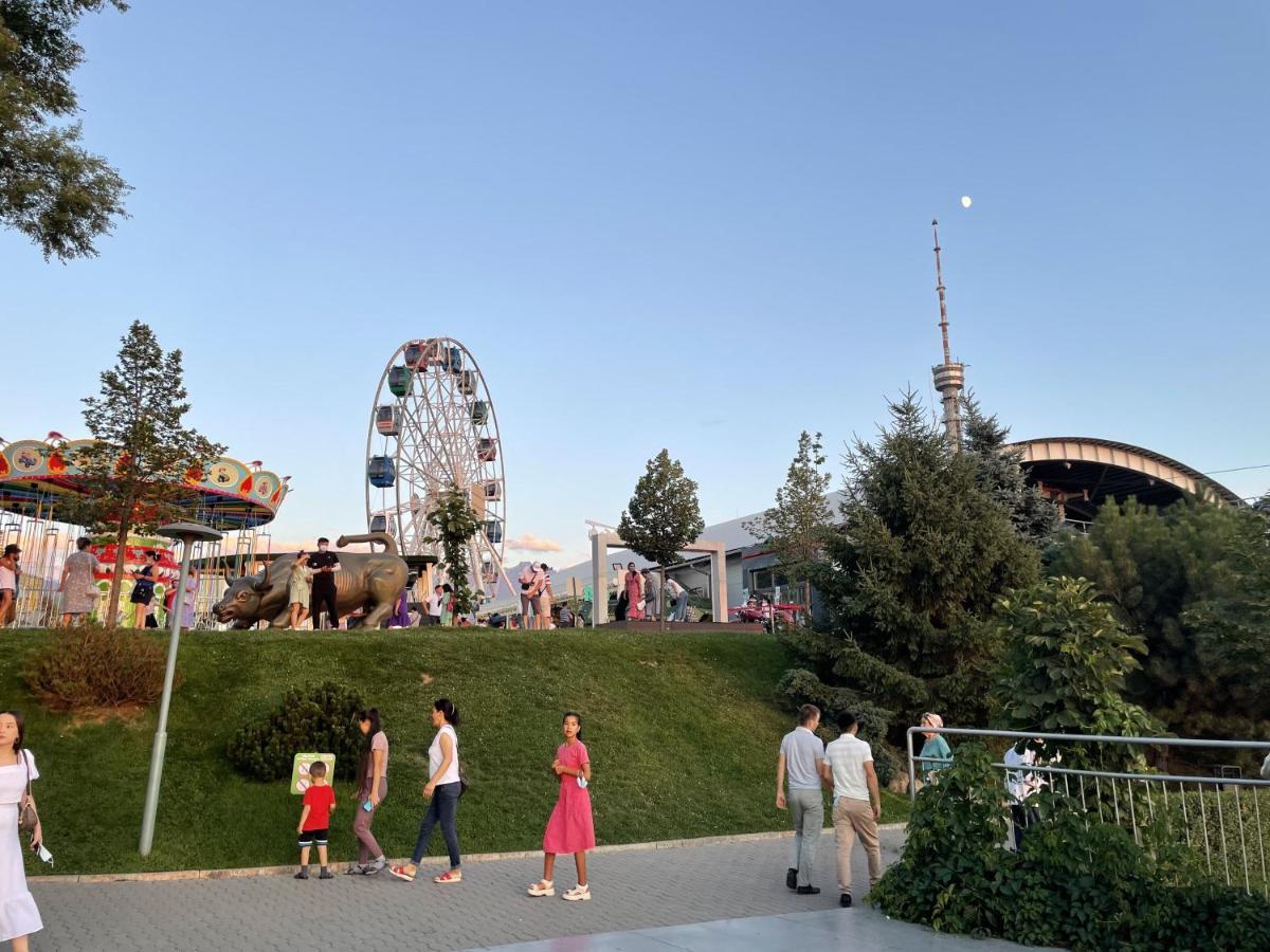 Апартаменты #2 Almaty Esterno foto