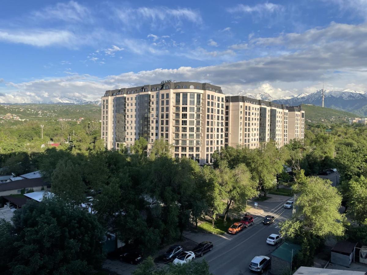 Апартаменты #2 Almaty Esterno foto